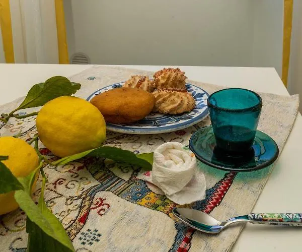 Amalfi Coast Ncopp' A' Scalinatella